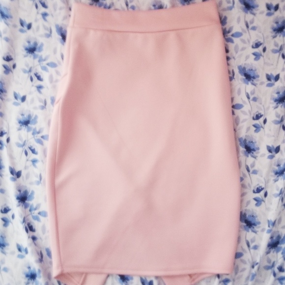 Pink Skirt - Picture 2 of 6